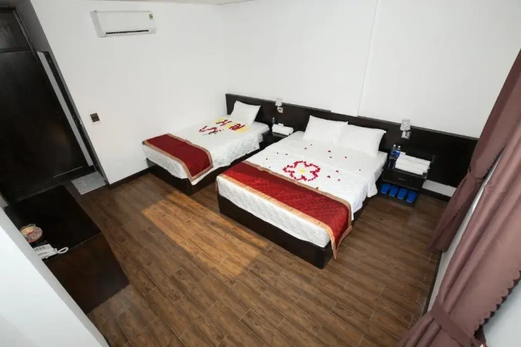 Standard Triple room