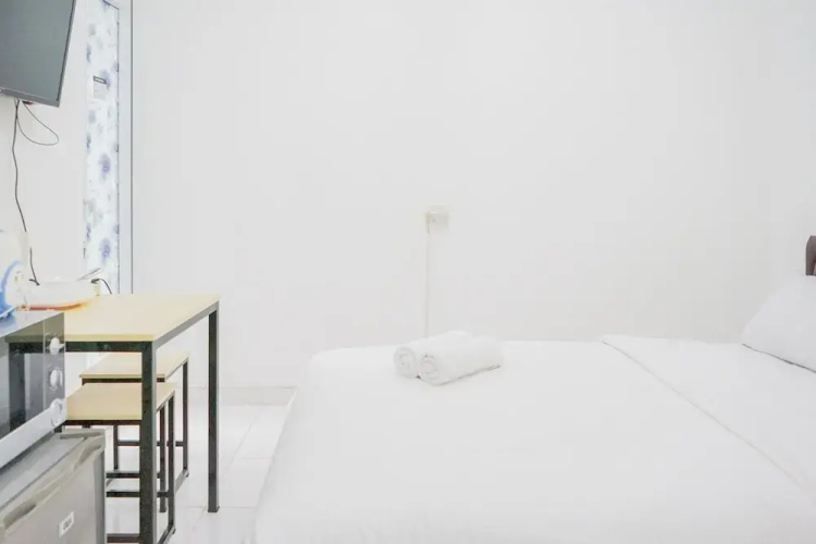 Minimalist and Simple Studio Apartment Aeropolis Residence