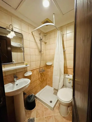 Majd Al Mohagerin Hotel