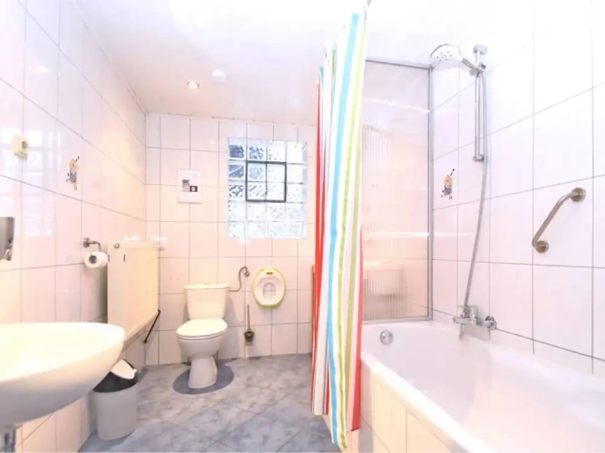Sextuple Apartment