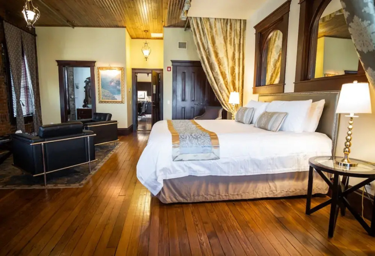 The Hackett Hotel