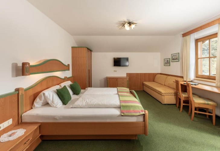 Standard Double room with balcony
