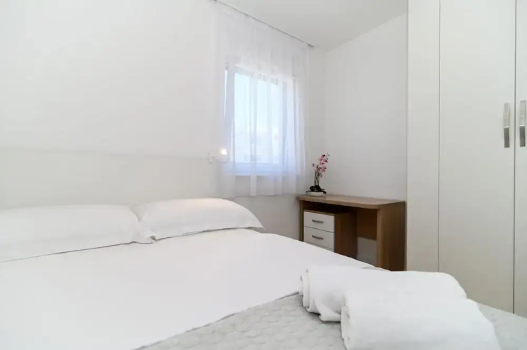 Laura apartment