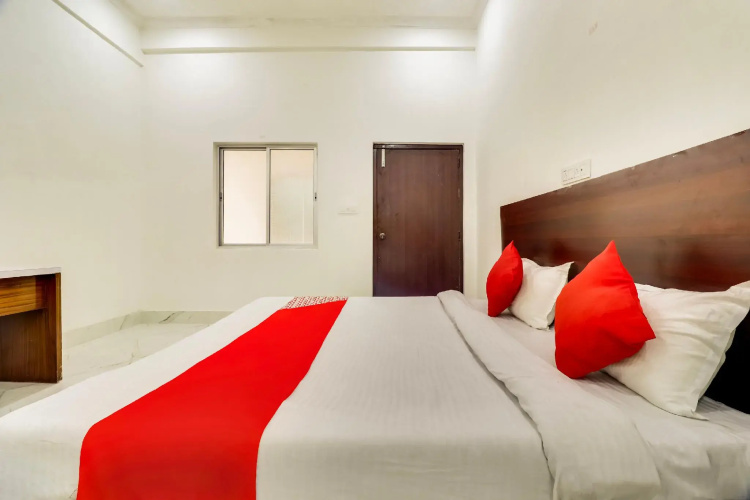 OYO 69115 Subham Residency