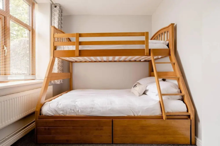 Oldmill-2bed-sleeps6-hottub-privategarden