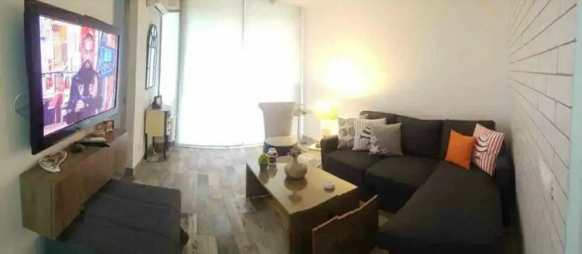 2 Bed Flat - Sleeps 6 - Pets - Pool - Parking