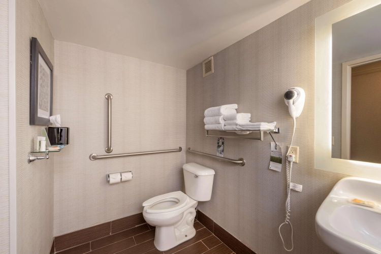 Best Western Plus Strongsville Cleveland photo 11