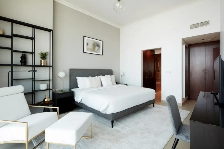 FantaStay Burj Vista tower 1