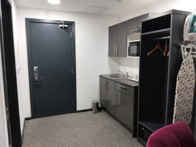 1 Bed Flat - Sleeps 2 - Parking - Wifi