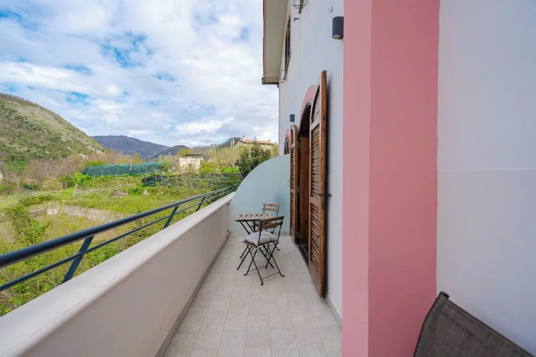 Standard Quadruple Family room with balcony and with mountain view