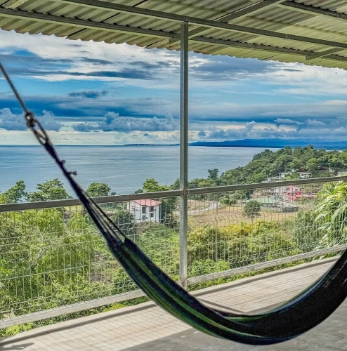 Apartment with ocean view