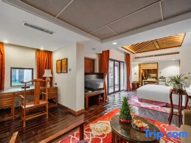 2 Bedrooms Villa