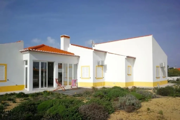 3 Bedrooms Cottage