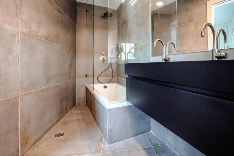 New Duplex 3 Bedroom with Jacuzzi