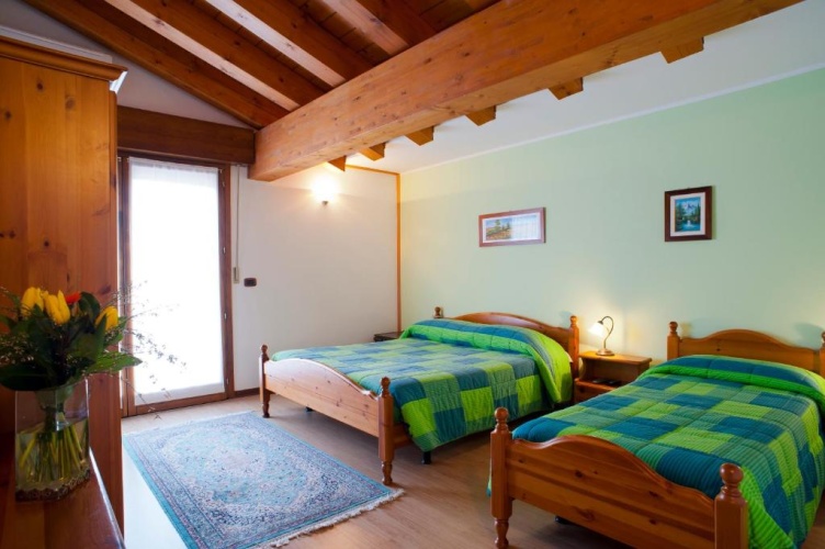 Standard Triple room with balcony