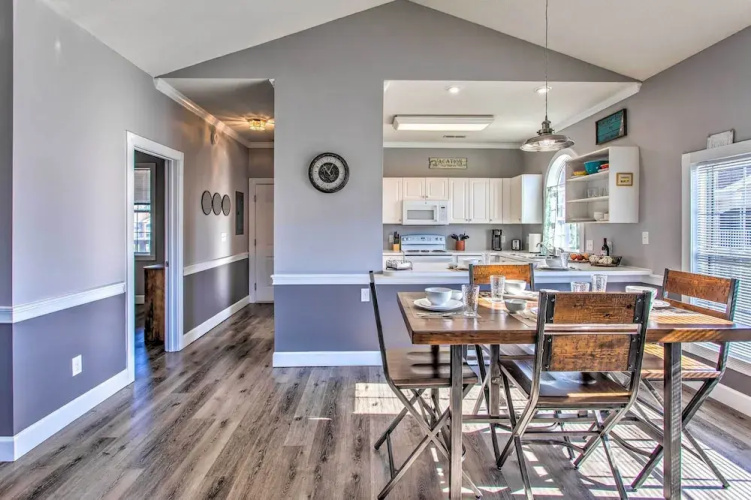 Pool & Golf Course Views: Myrtle Beach Condo