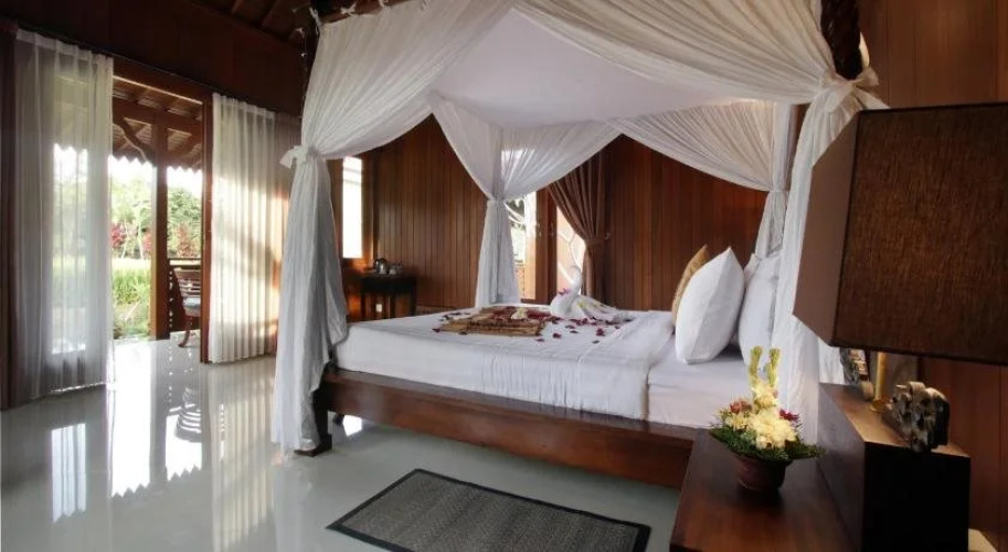 Nur Guest House