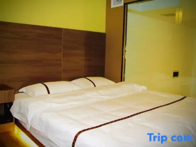 Taihua Lotus House B&B