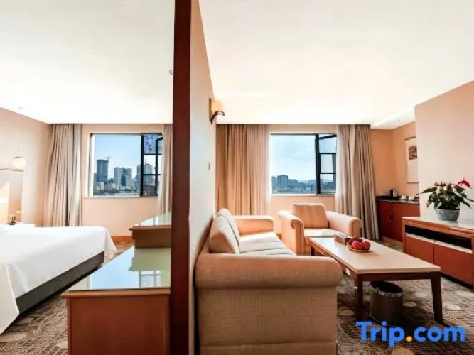 1 Bedroom Deluxe Suite