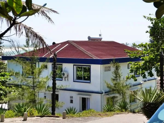 Le Port Hotel