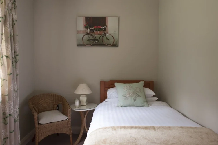 3 Bedrooms Cottage