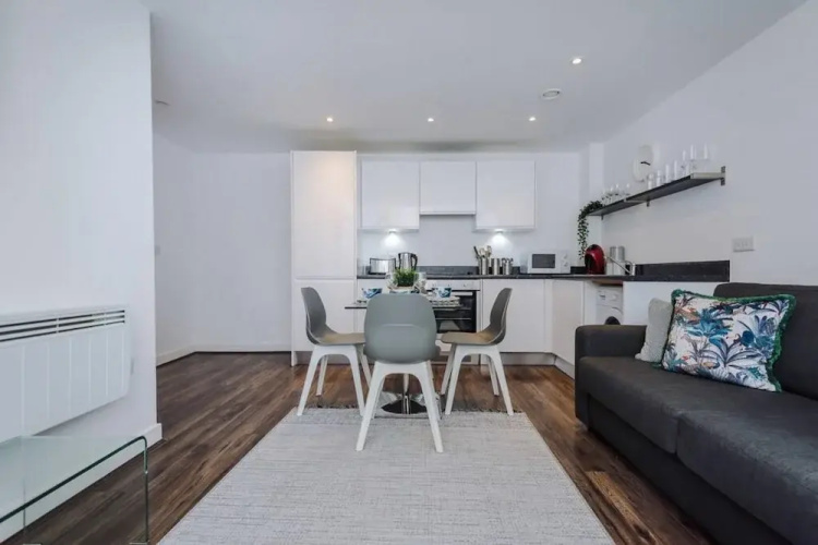 Host Stay Waterfront Penthouse