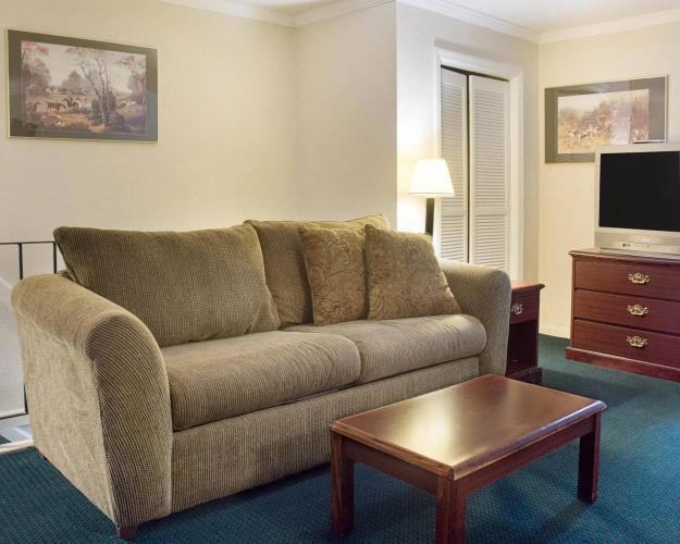 Rodeway Inn & Suites Williamsburg