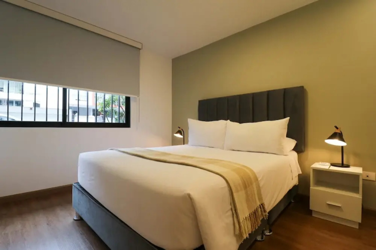 w Monochromatic 2BR w Terrace in Miraflores