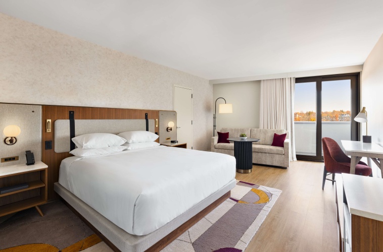 Double room with balcony and with river view