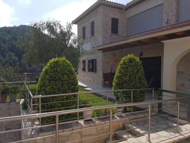 2 Bedrooms Villa