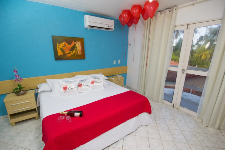 Crôa Mares Hotel