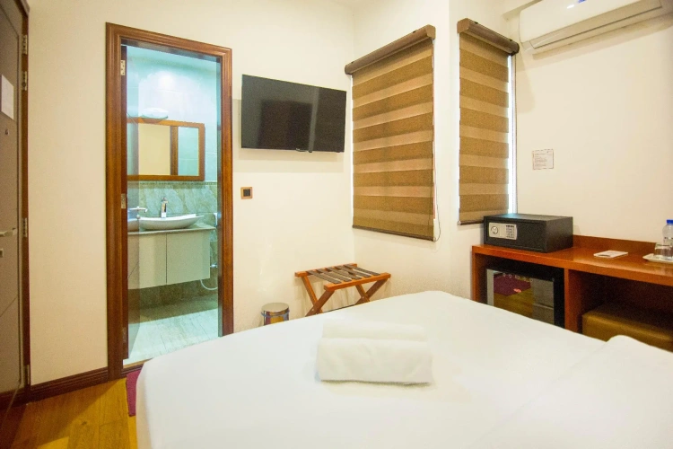 Standard room with city view