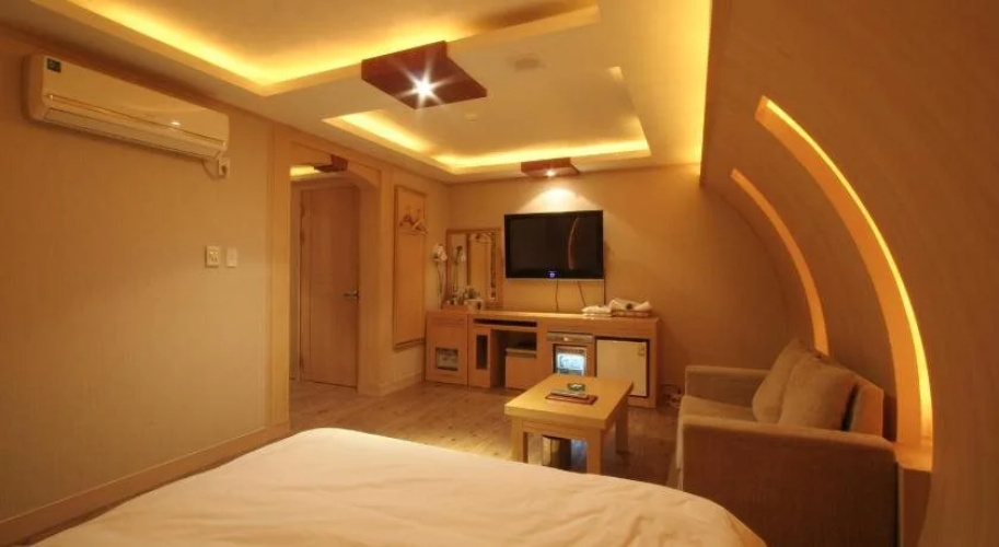 Utopia Hotel