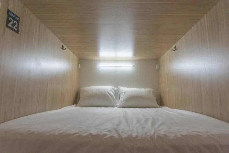 Lounge Capsule Hostel