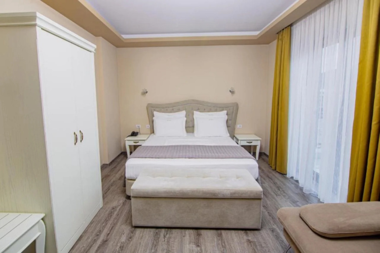 Christis Hotel Borova