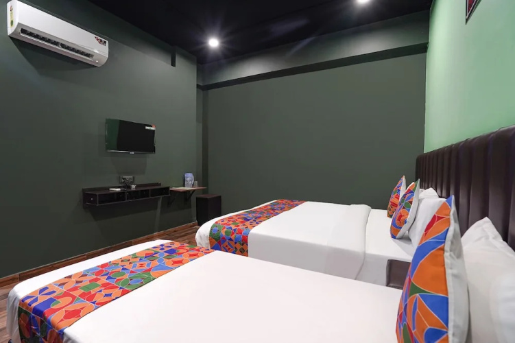 Fabhotel Niraant