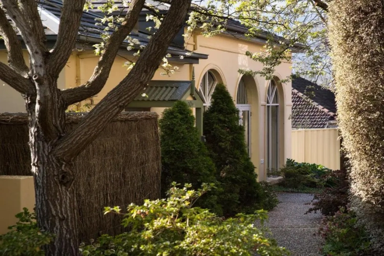 2 Bedrooms Cottage