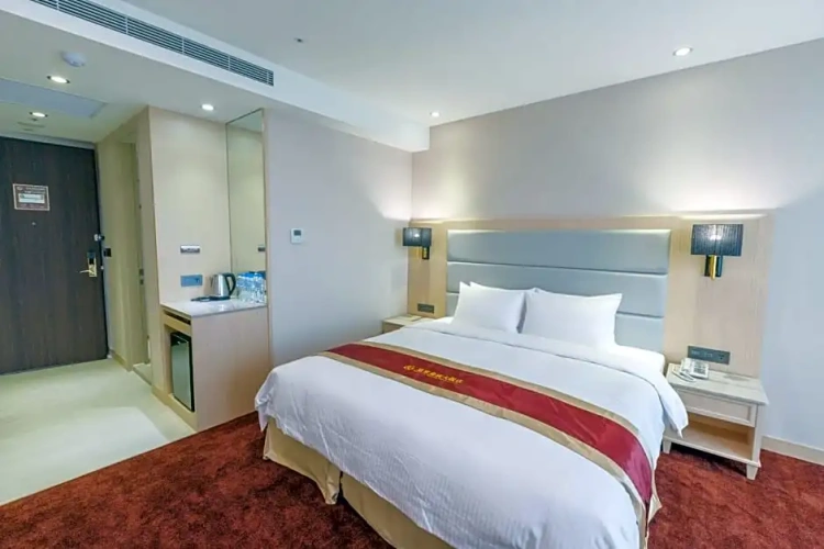 Standard Twin room with view