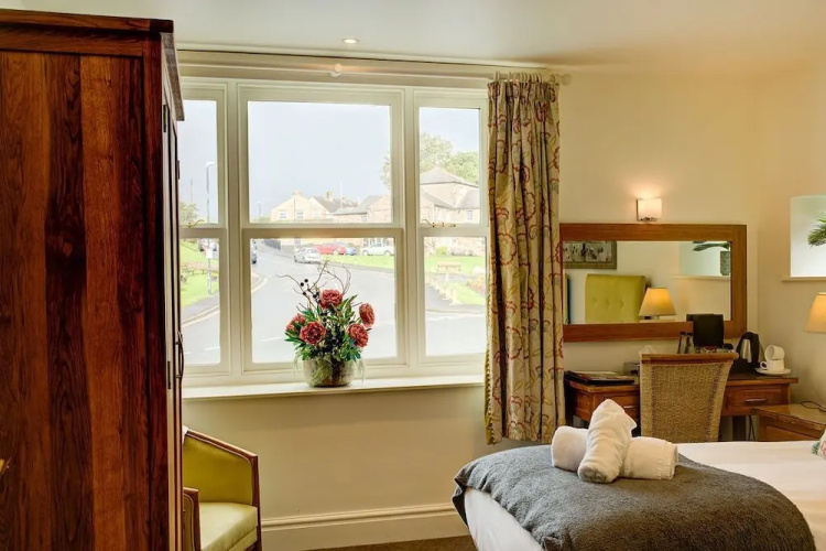 Shireburn Arms Hotel