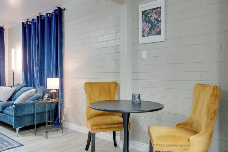 3 Mi to Roosevelt Row Arts District: Apt w/ Patio