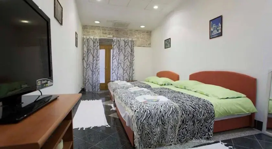Apartment Azra