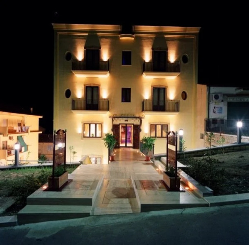 Ypsigro Palace