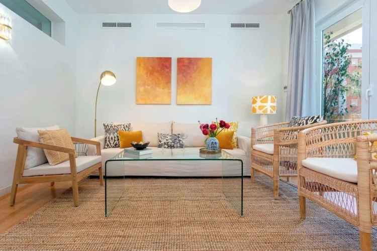 5 Bedrooms Apartment with balcony
