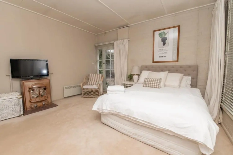 2 Bedrooms Studio with view