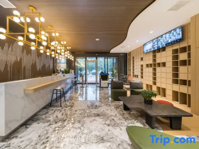 Yining  Riverside   Cloud  Hotel