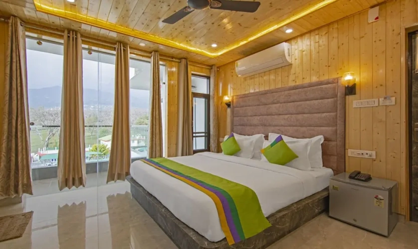 Deluxe room with balcony