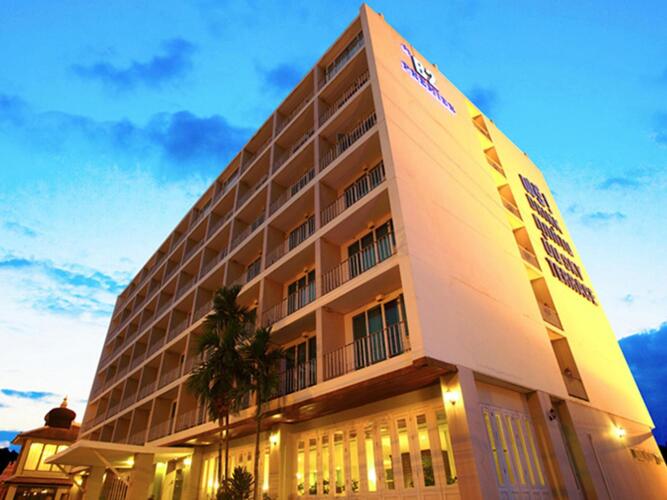 B2 Premier Hotel & Resort Over view