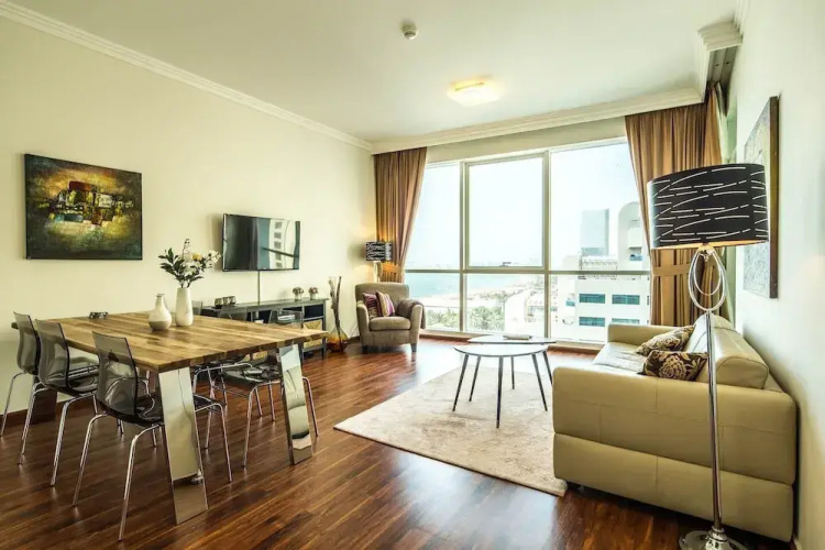 Upscale 1BR - Sea Views - Direct Beach Access!