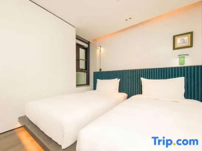 Standard Double room with city view