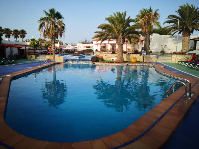 Castillo Beach Apartments